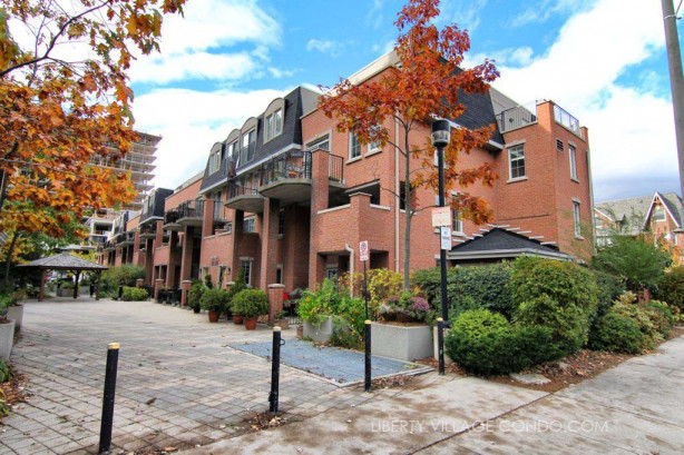 39 Shank St townhomes rear courtyard